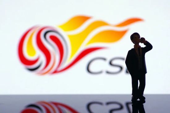 臣服学生胯下的丝袜老师